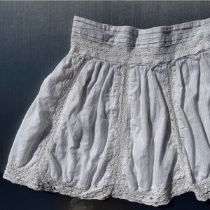 Vintage American Eagle Outfitters White Skirt with Lace Details